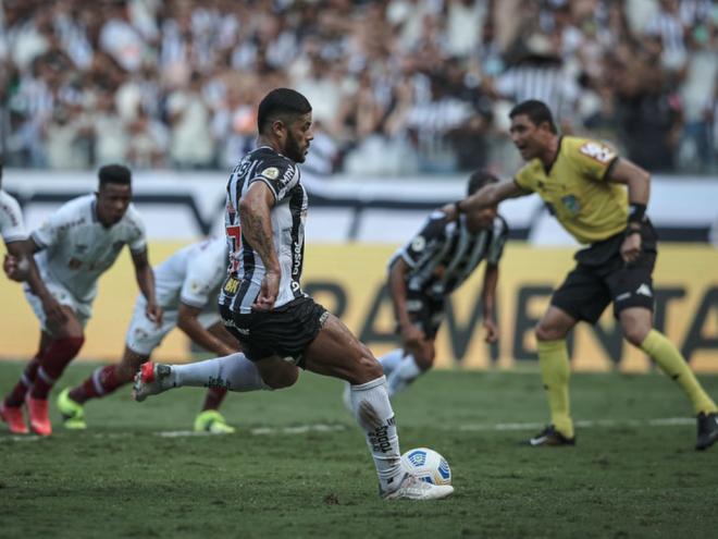 Hulk marcou os dois gols da partida