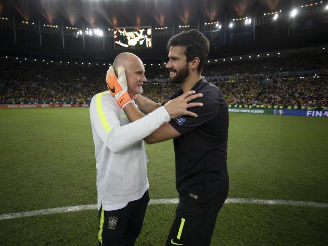 Taffarel vai treinar Alisson no clube inglês
