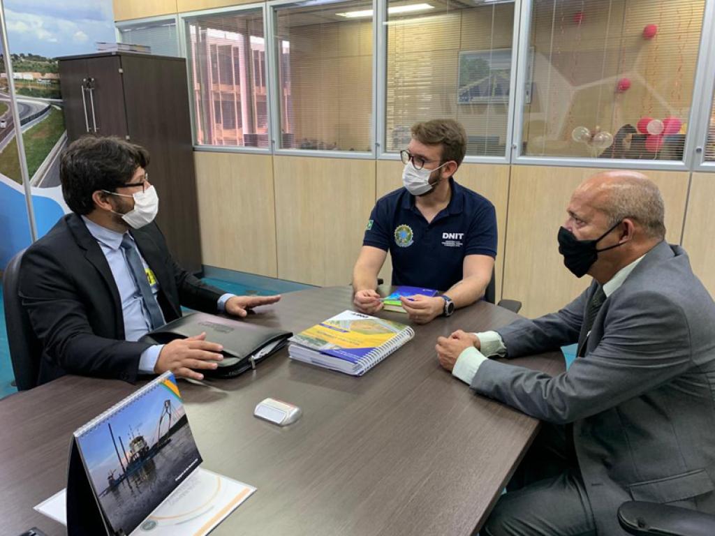 Prefeito de Timóteo se reuniu com representante do Dnit, em Brasília