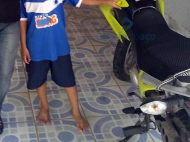 A moto tomada de assalto durante uma corrida do Jardim Panorama ao Taúbas