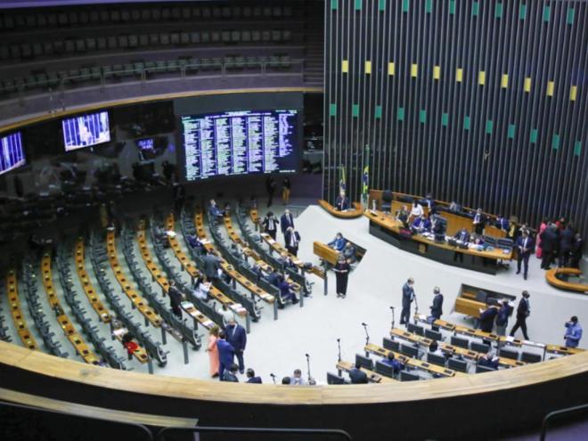 Parlamentares tentam convencer bancada evangélica, que hoje tem quase 200 deputados contrários à proposta / Foto: Paulo Sergio/Câmara dos Deputados