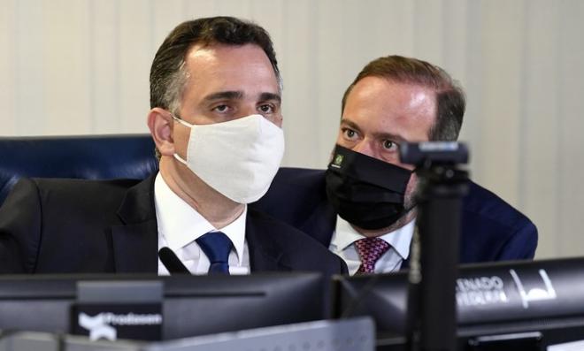 O presidente do Senado, Rodrigo Pacheco e Alexandre Silveira, atualmente assessor especial do presidente e na prática já era chamado de 