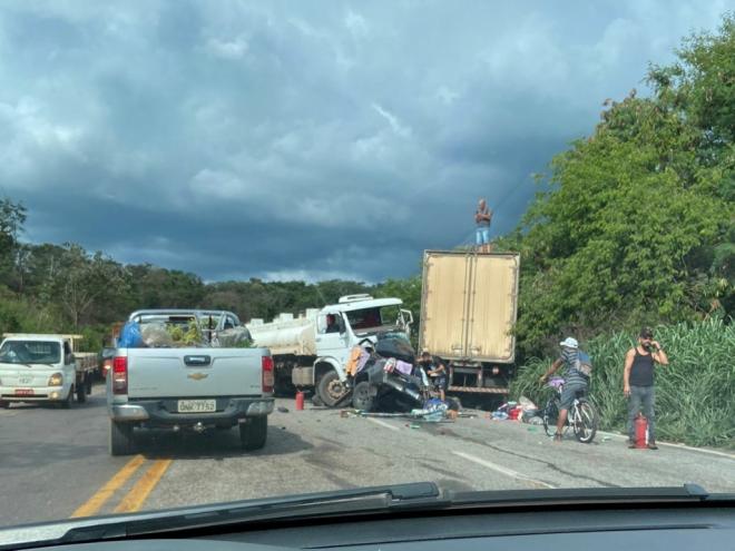 O acidente aconteceu no KM 434 da BR-381, em Sabará, e a pista foi fechada nos dois sentidos da rodovia 