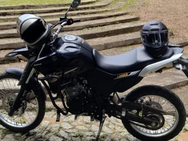 Yamaha Lander foi furtada em garagem de prédio em Abre Campo e pode estar no Vale do Aço: informações devem ser repassadas ao 190, da PM