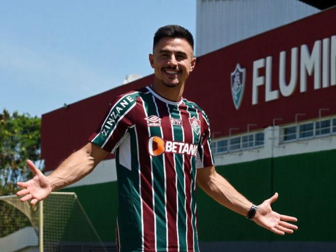 Atacante assinou contrato até dezembro de 2023