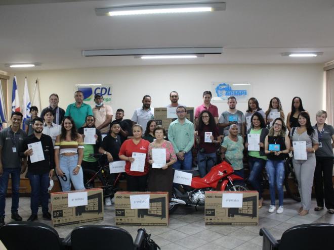 Ao todo, foram entregues uma motocicleta Honda Pop 110i, duas bicicletas, quatro smart TV's e três Echo Dot 4ª Geração (Alexa)