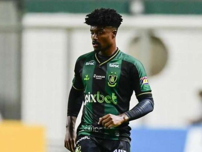 Bauermann assinou contrato de três anos com o Peixe