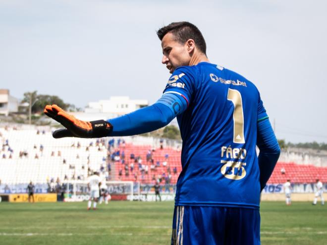 Goleiro e direção ainda não entraram em um acordo sobre salário