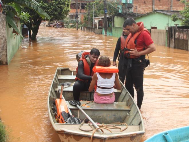 Desde o fim de semana, foram mais de 380 ocorrências em toda a cidade