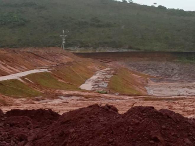 Mineradora francesa foi autuada pelos danos ambientais causados após o transbordamento do dique de contenção de sedimentos da Mina Pau Branco, em Nova Lima