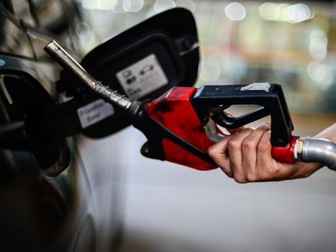 Preço da gasolina sobe de R$ 3,09 para R$ 3,24, por litro
