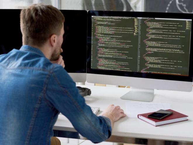 A iniciativa tem como objetivo acelerar e desenvolver as competências e habilidades dos profissionais de desenvolvimento de software com nível júnior