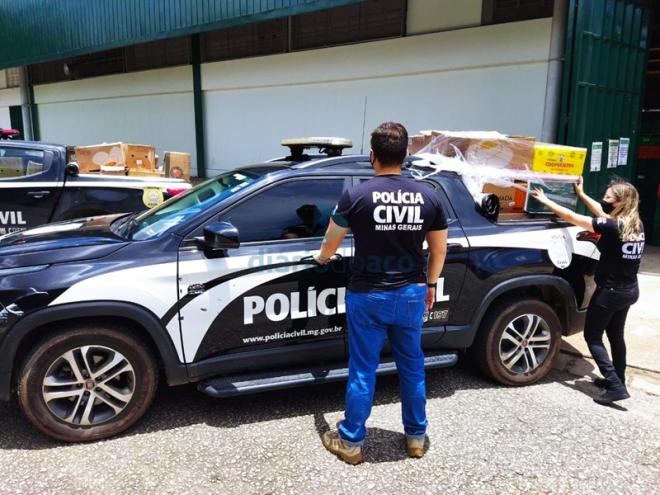 O material doado foi recolhido nesta quinta-feira e será encaminhado para as vítimas das chuvas em Minas Gerais