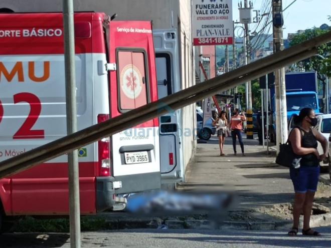 Equipes do Samu e do Corpo de Bombeiros foram acionadas para tentar salvar a vida do homem, mas sem sucesso