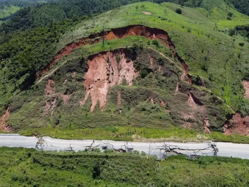 Especialistas de órgãos federais estudam intervenção emergencial para liberação trecho da rodovia em Nova Era 
