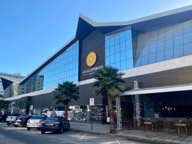 O Via Illuminata Mall fica na rua Jequitibá, 362, bairro Horto, em Ipatinga  