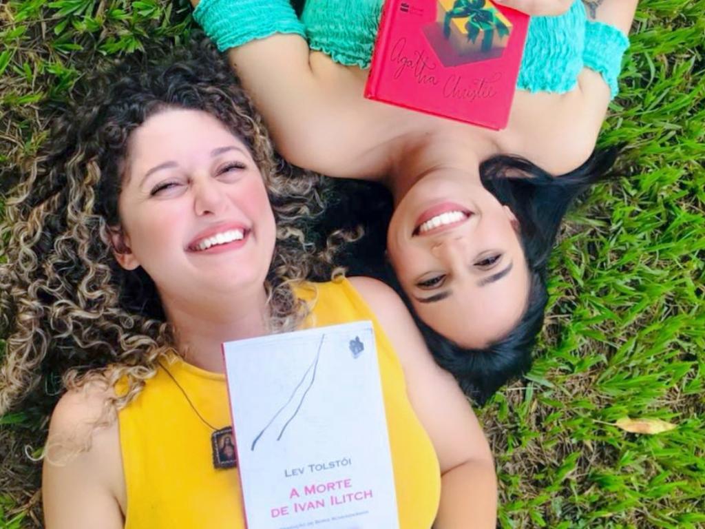 As fundadoras do Clube do Livro para Mulheres, Brunna Érica e Brenda Duarte: leituras coletivas exclusivas