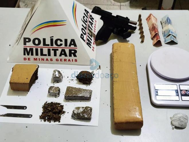 Além da arma furtada, que foi encontrada, os PMs apreenderam uma significativa quantidade de maconha na casa do autor do furto