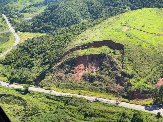 Maciço continua a descer, afirma nota divulgada pelo Ministério da Infraestrutura/Dnit, neste sábado 