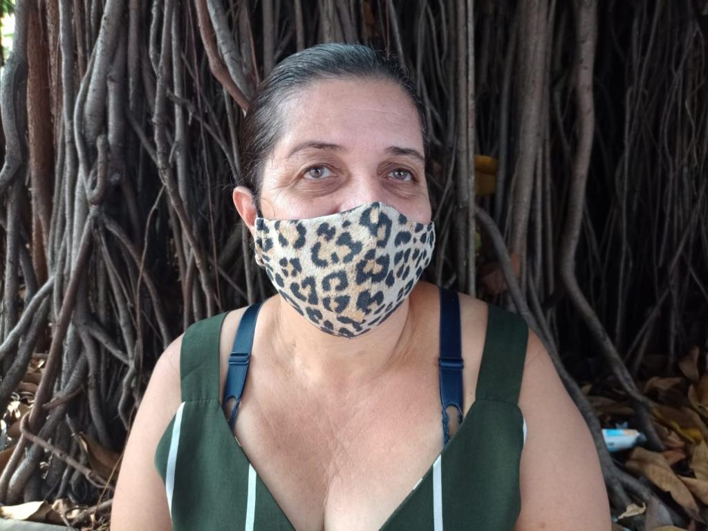 Simone Almeida Pereira Ganda, 52 anos, avó, Amaro Lanari, Fabriciano. ''Eu sou a favor e sem tem vacina as crianças devem ser vacinadas. E se nós adultos fomos vacinados e agora voltou essa onda, mas quase não se vê casos graves, isso se deve à vacina''