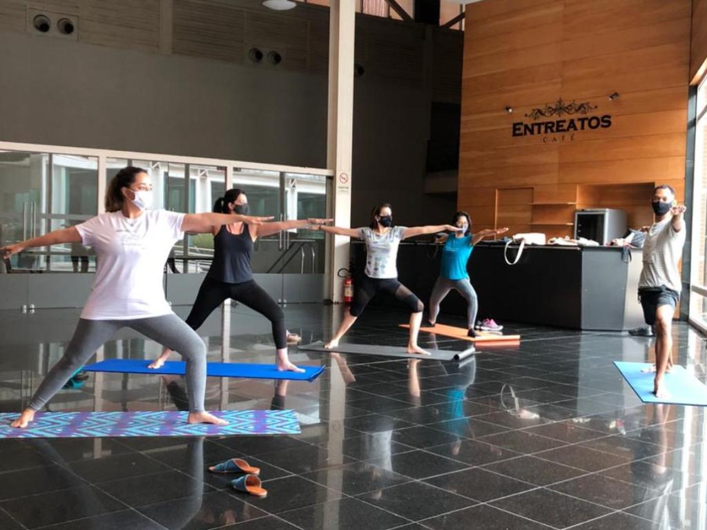 Aulas de yoga, às terças e quintas-feiras, voltam a ser realizadas no Centro Cultural Usiminas