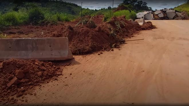Não existe desvio liberado no Km 321 da BR-381; vídeo que circula nas mídias sociais é falso 