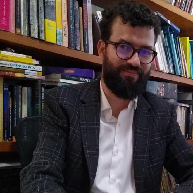 Professor e advogado explica que a vacina é um direito dos filhos e não dos pais 