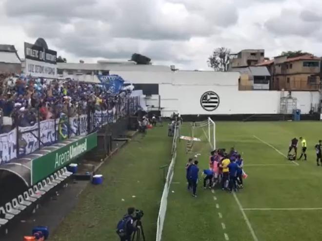 O Cruzeiro derrotou o Athletic por 1 a 0 no estádio Joaquim Portugal, em São João del Rei 