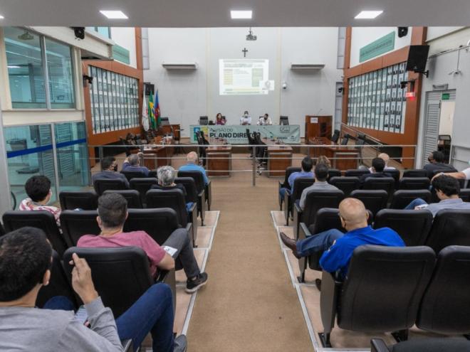 Cronograma de atividades foi apresentado durante reunião na Câmara Municipal
