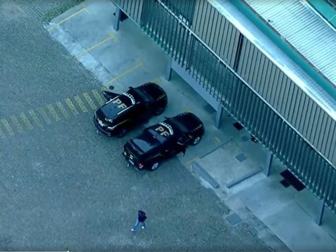 O caso veio à tona com a divulgação de vídeos gravados pela vizinha de uma garagem da empresa de transportes Saritur, no bairro Alto dos Caiçaras, na região noroeste da capital mineira