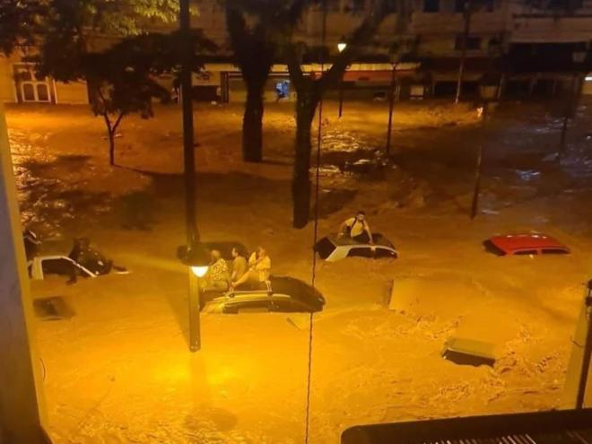 Chuva no começo da noite de terça-feira destruiu parte da cidade de Petrópolis, na região serrana do Rio de Janeiro 