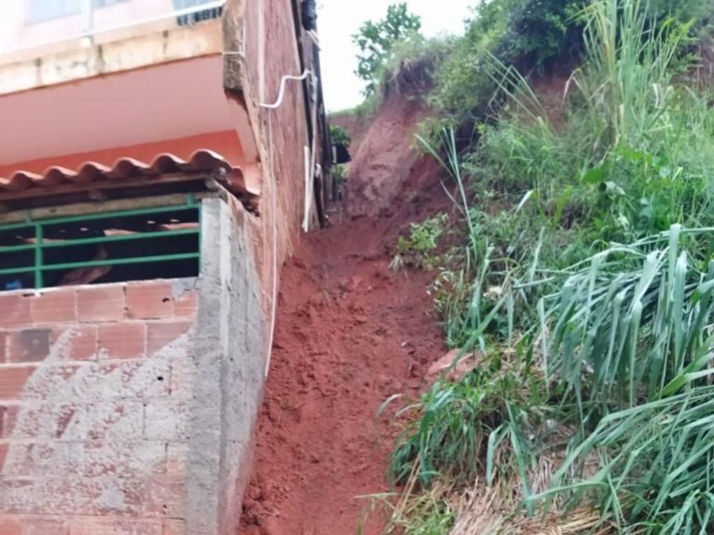 Quartos em que as pessoas dormiam foi soterrado 
