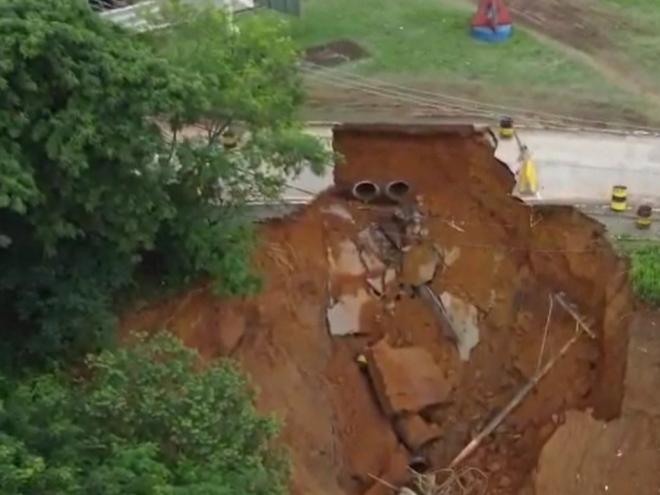 Erosão avança sentido ao bairro Quitandinha desde o dia 31 de janeiro 