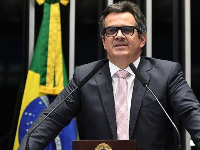 O senador Ciro Nogueira (PP-PI), atual ministro-chefe da Casa Civil, é autor do projeto nº 186/2014