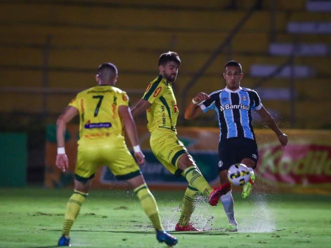 Equipe gaúcha perdeu para o Mirassol e está fora do torneio