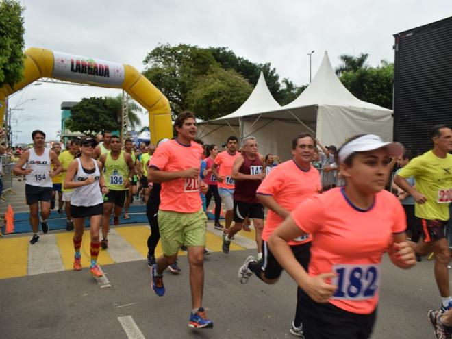 A corrida tem um percurso principal de 8km e será desenvolvida em trajeto de asfalto 