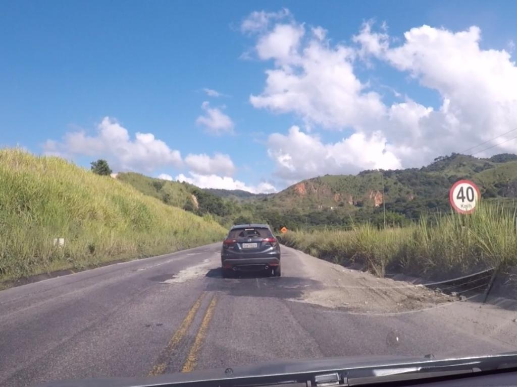 Buracos infernizam a vida dos condutores no trecho da BR-381 entre Antônio Dias e Timóteo 