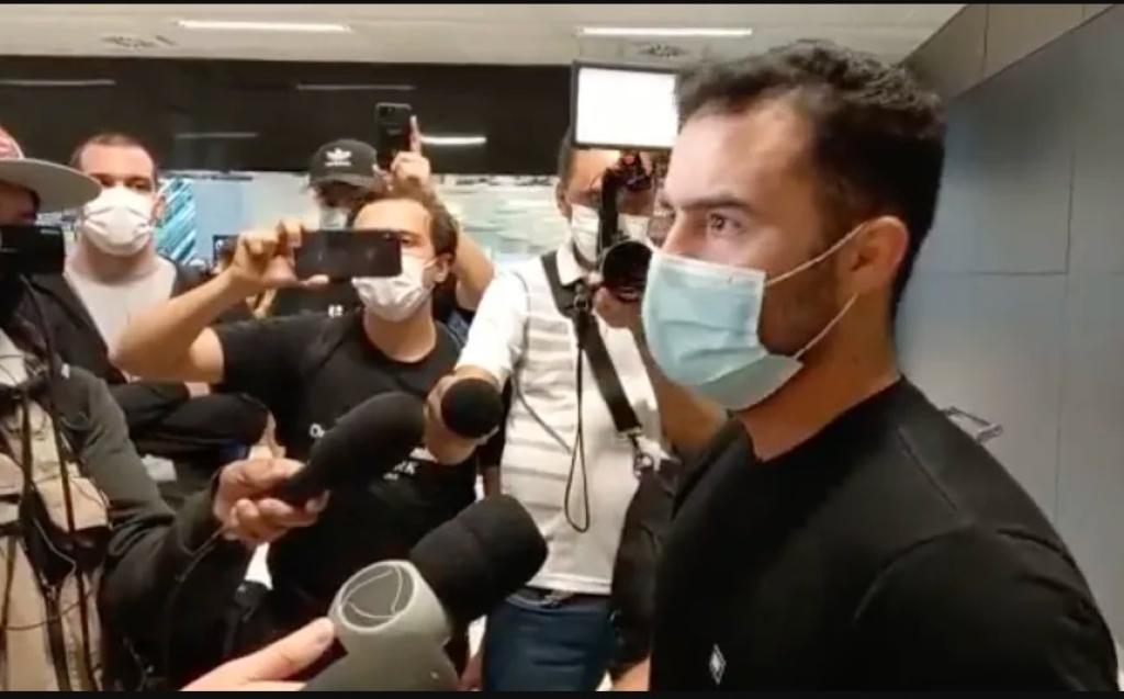 Arthur do Val disse no sábado (5), ao desembarcar no aeroporto de Guarulhos (SP) que os áudios sexistas que enviou sobre mulheres ucranianas foram um 