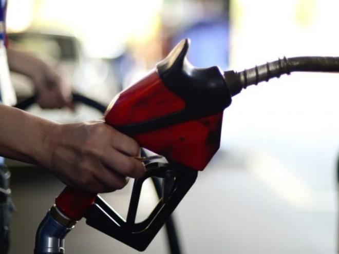 Com a crise gerada a partir da guerra na Ucrânia, defasagem no preço da gasolina e do diesel já passa de 25% e governo tentar frear reajuste 