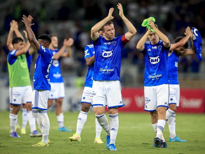 Cruzeiro fez a alegria da torcida neste domingo goleando o Pouso Alegre 