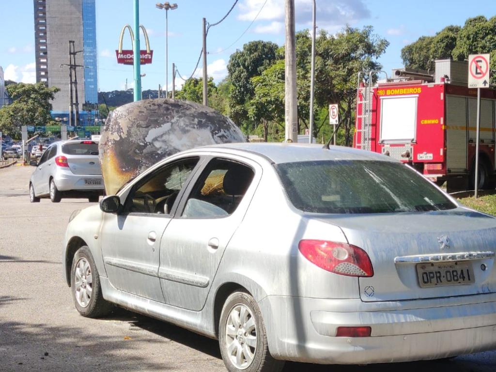 Motorista saiu a tempo e acionou os bombeiros por causa do risco de explosão 