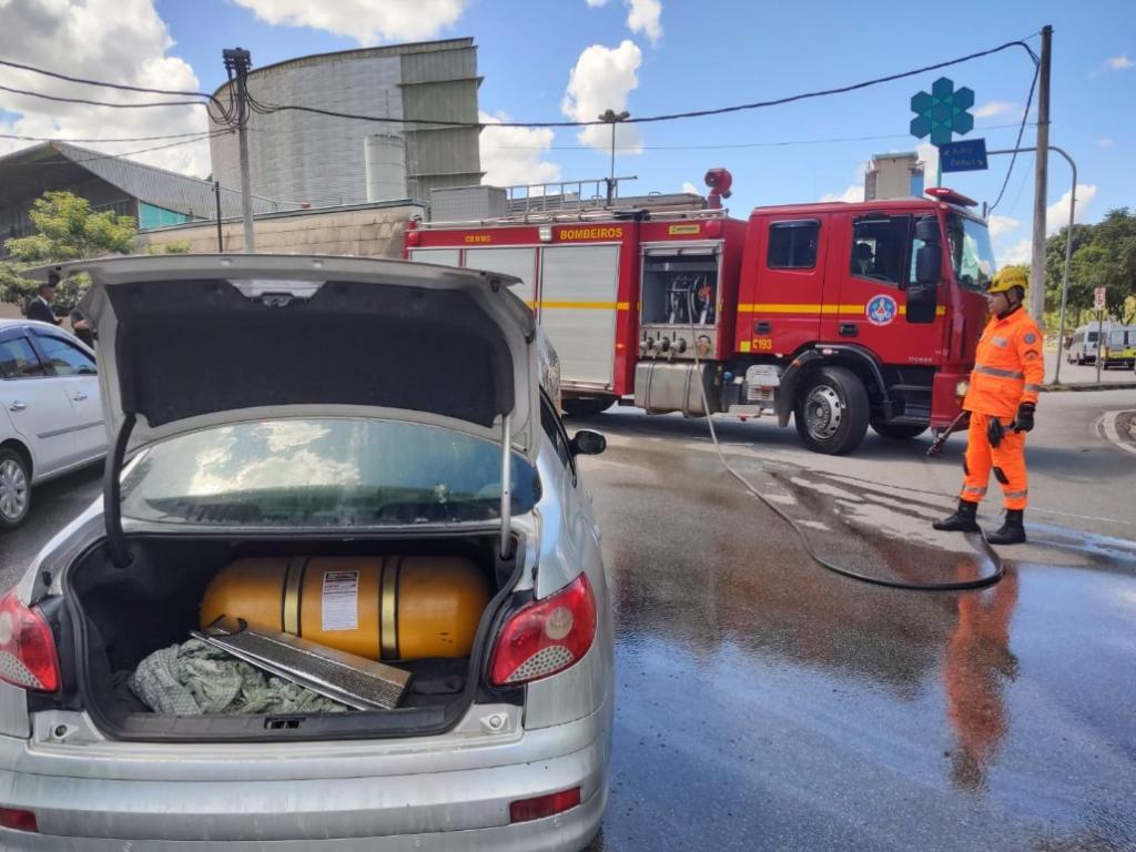 Cilindro de GNV foi fechado com o encerramento do incêndio 