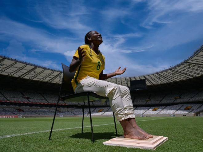 Meia é a primeira mulher a ser homenageada no estádio