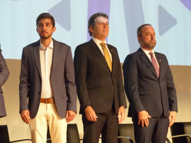 O prefeito de Ipatinga, Gustavo Nunes; o procurador-geral estadual da Justiça, Jarbas Soares Junior; e o senador Alexandre Silveira participaram de evento no Centro Cultural Usiminas