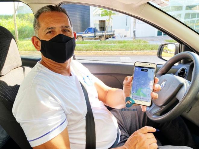 O motorista Elizeu está sofrendo com os reajustes nos preços dos combustíveis  