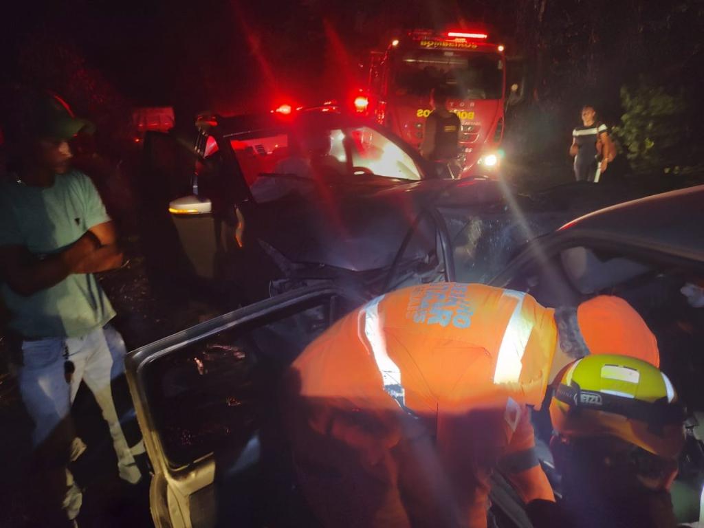 Equipe do Corpo de Bombeiros atendeu três pessoas com ferimentos 