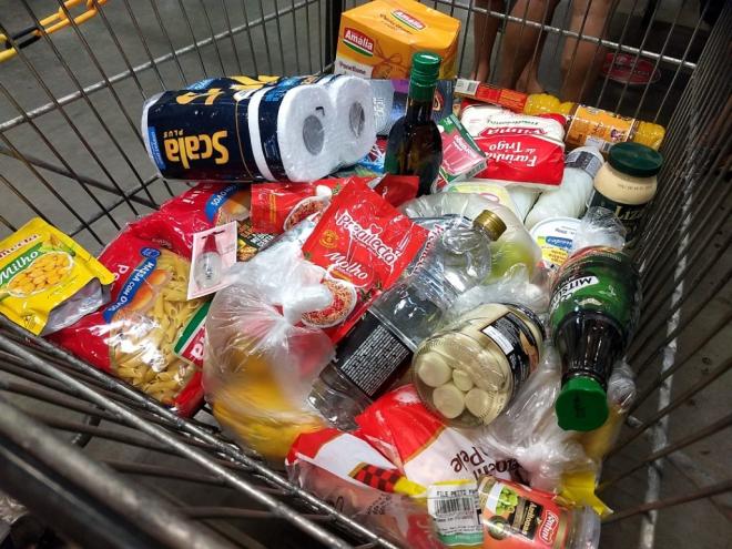 Preços dos alimentos não param de subir e governo zerou taxas de importação para tentar conter a alta 