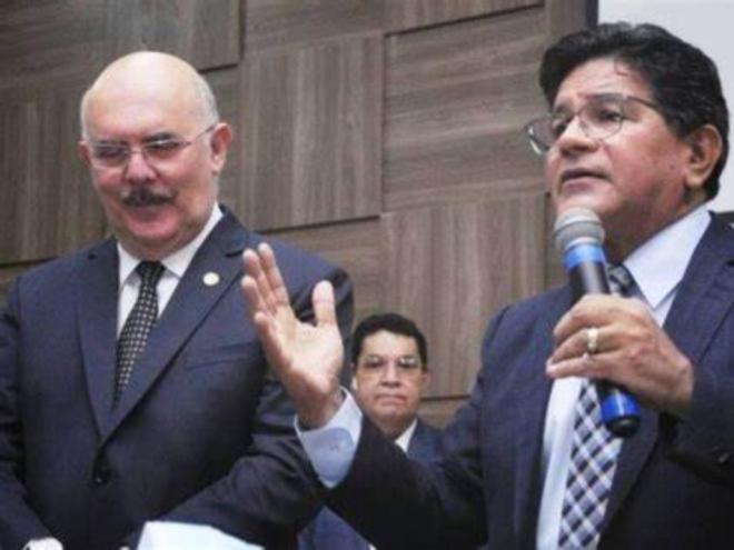 O ministro Milton Ribeiro, ao lado do pastor Gilmar Santos