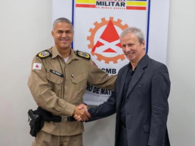O Comandante-Geral da Polícia Militar de Minas Gerais, coronel Rodrigo Sousa Rodrigues e o presidente da Usiminas, Sergio Leite