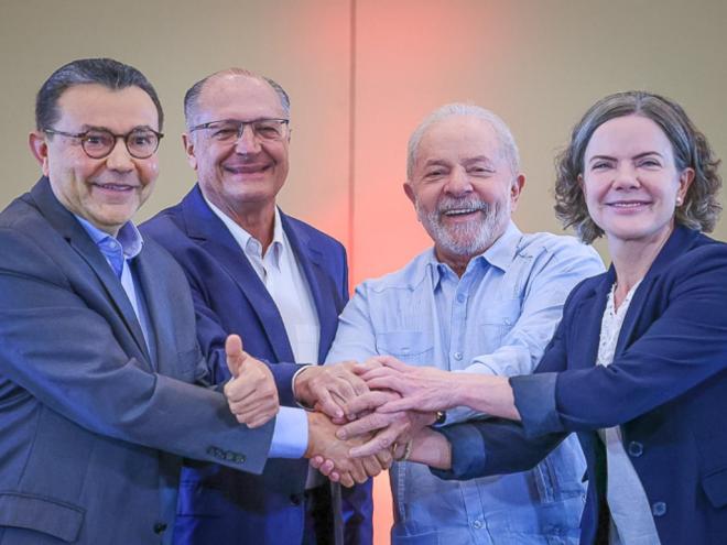 Carlos Siqueira, presidente do PSB; Geraldo Alckmin; Lula e a presidente do PT, Gleisi Hoffmann